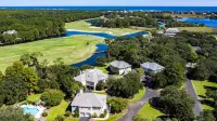 Golf Course View and Luxury Amenities - Cozy Villa Retreat