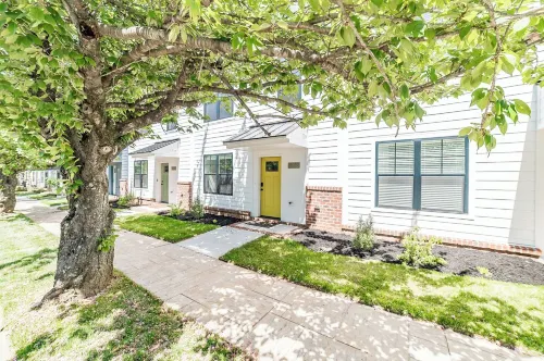 3 Bd 2.5 Bath Luxe Townhome w/ Garage in Downtown Lynchburg!