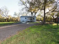 Charming cabin with WiFi and AC in delightful Belton Hotels in Belton