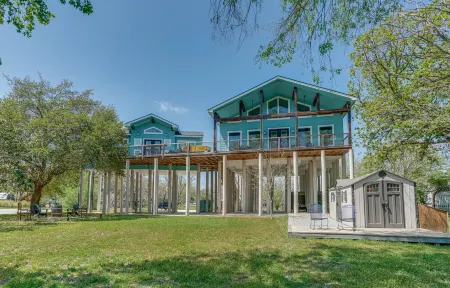 Cielito Lindo River House on the Guadalupe River!