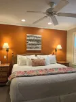 Seven Oaks Bed & Breakfast Hotel dekat Element Massage Studio