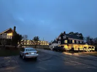 Ceilidh Country Lodge - parking