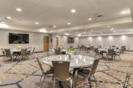 Holiday Inn & Suites PIGEON FORGE CONVENTION CENTER by IHG