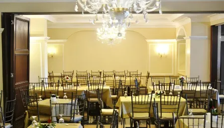 Viewpark Hotel Tagaytay Отели в г. Тагайтай