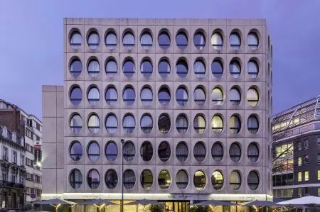 Best Western Premier Why Hotel Отели рядом со станцией Gare de Lille CHR