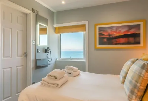 Riviera Guesthouse - Beach