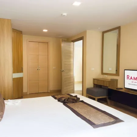Ramada Tenn Ekamai Отели рядом с достопримечательностью «Торговый центр DONKI Thonglor»