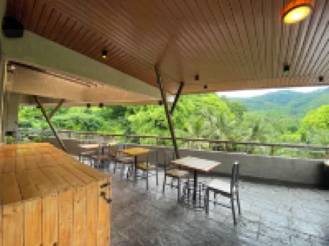 Aqua Frontier Hotel and Restaurant