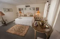 Seminole Inn Hotels in Martin County