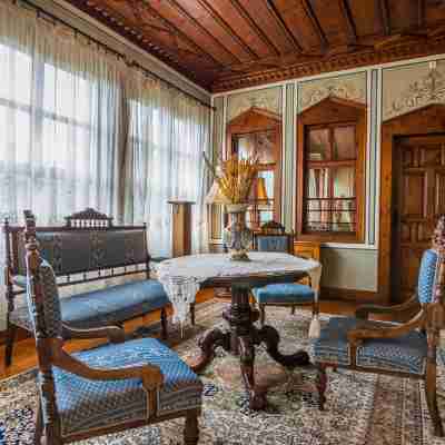 Old Legends Rooms