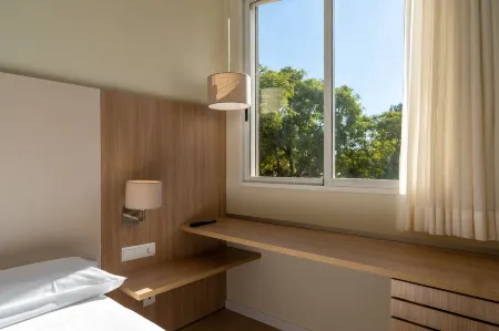 Hotel Checkin Valencia Ciscar