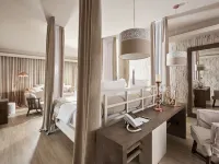 Palladium Hotel Отели рядом с достопримечательностью «Пляж Капари»