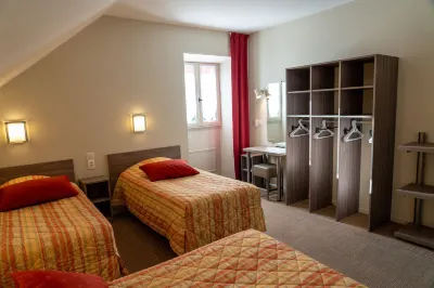 Au Primerose Hôtel Các khách sạn ở Saint-Savin