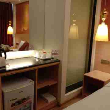 Shwe Pyi San Yar Hotel Rooms