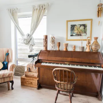 Fairlight - Charming Coastal Home on the Beach