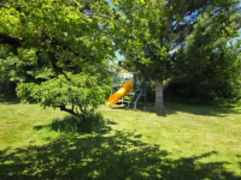 Cheerful family home 1/2 mile from downtown