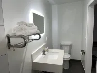 Erth Inn by Aga Bell Gardens