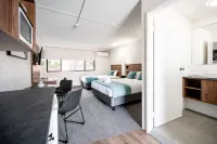 Browns Plains Hotel فنادق في Waterford West