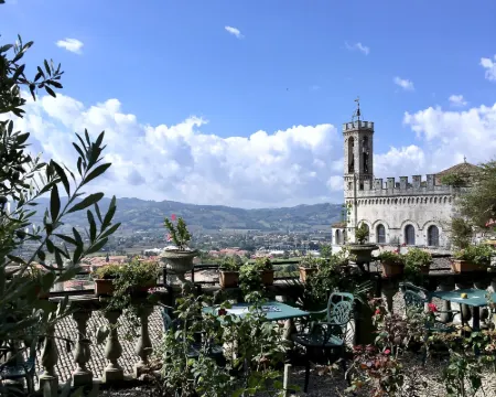 ホテル ルレ ドゥカーレ グッビオのホテル