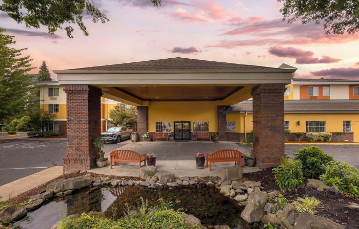 Best Western Plus Northwind Inn  Suites