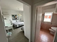 B&B F.Rooms zona ospedaliera Napoli CIN IT063049B4UH4FN3NG Hotel in zona Garden di Maio di Ivan di Maio