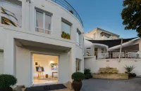 Villa Afrikana Guest Suites by Knysna Paradise Collection Hotels in Simola Golf and Country Estate