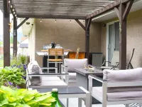 Uncorked Bed & Breakfast Hotels in Oliver