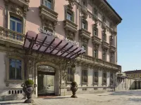 Château Monfort - Relais & Châteaux Hotels in Milan