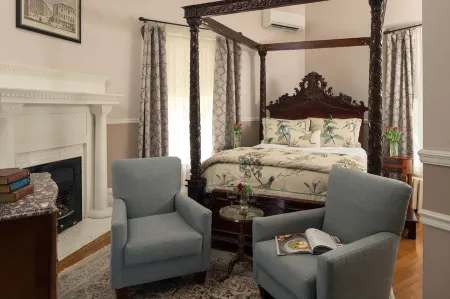 Albemarle Inn - Asheville Отели рядом с достопримечательностью «Chatlos Memorial Chapel»