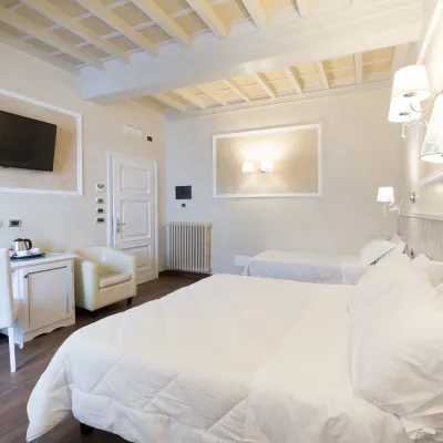 Hotel California Hotels near Accademia Gallery