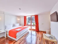 سيناتوس هوتل - سبشال كلاس Hotels near رصيف ميناء الحريم