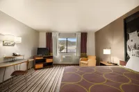 Super 8 by Wyndham Durango - Motels