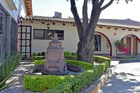 Hotel Sand's San Luis Potosí Отели рядом с достопримечательностью «CASA M»