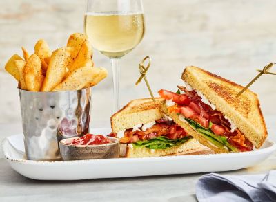 料理 コートヤード・ノックスビル・エアポート・アルコアの写真