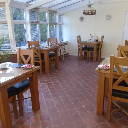 Trumbles Gatwick B&B