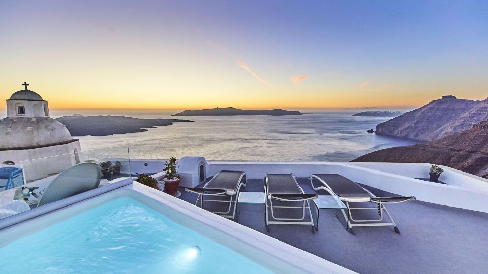 Trieris Villa & Suites