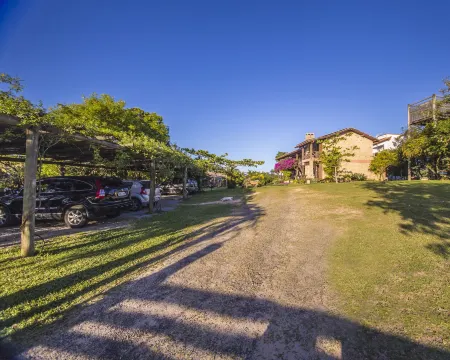 Pousada Capitão Cook, Banheira, a 200 m do Centro, Amplo Estacionamento, Linda Vista