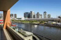 Melbourne Holiday Apartments Flinders Wharf - Scenic