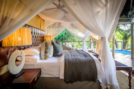 Rhino Sands Safari Camp Отели рядом с достопримечательностью «Thanda Safari - Private Game Reserve»