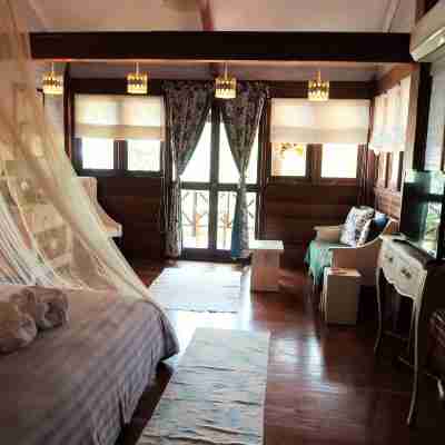 Breve Azurine Lagoon Resort Rooms