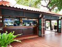 Vimarn Samed Resort Hotels near Ao Cho