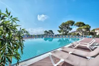 Hôtel Club la Font des Horts - Beach