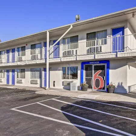 Motel 6 Green Bay, WI