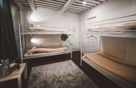 ホウェアレバー ブティック ホステル