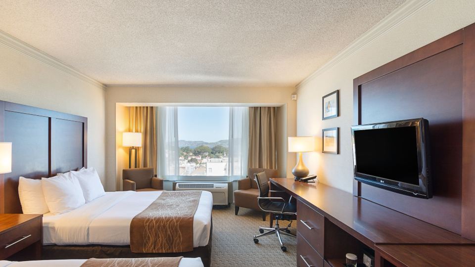 Comfort Inn by the Bay