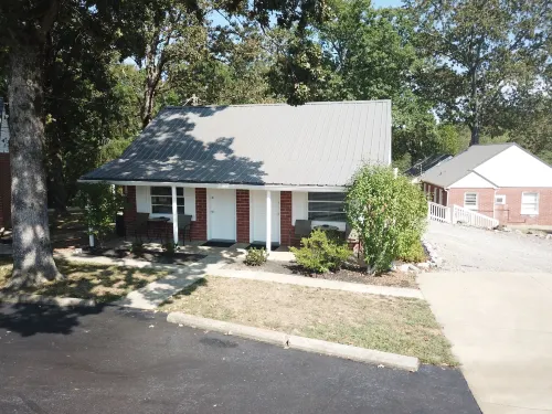 Early American Motel