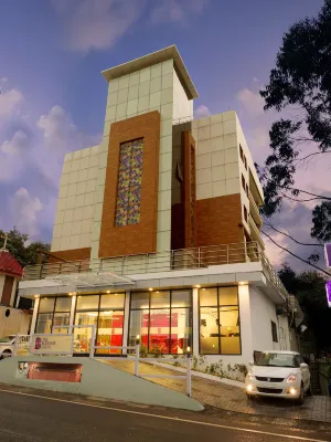 The Blooms Cochin Hotels in der Nähe von KK MALL
