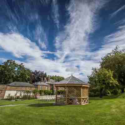 Oakhill Hotel Exterior