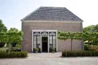 Stadspaleis Hotel & Restaurant OldRuitenborgh Hotels in Еммелорд