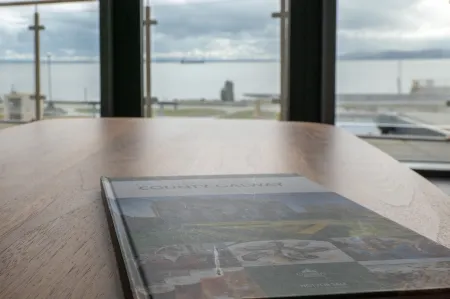 Galway Bay Sea View Apartments Отели рядом с достопримечательностью «Quay Street»